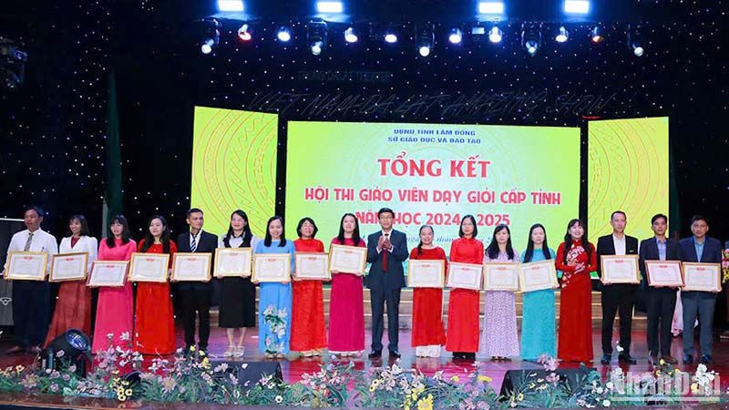 Giáo viên tích cực đổi mới phương pháp giảng dạy, phát huy năng lực học sinh